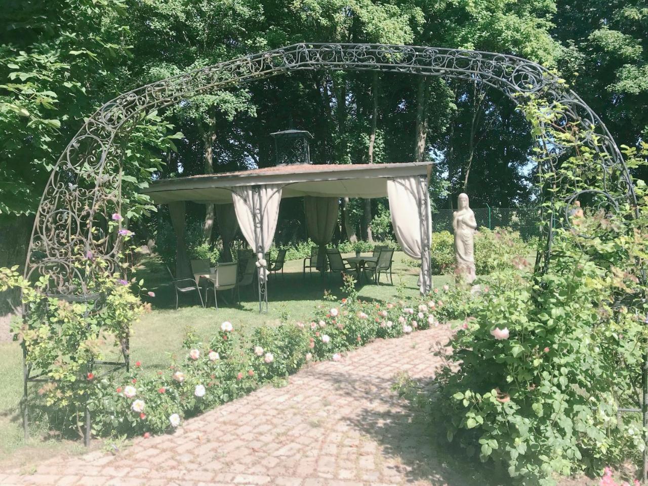 Lisewski Dwor Gniewino Buitenkant foto